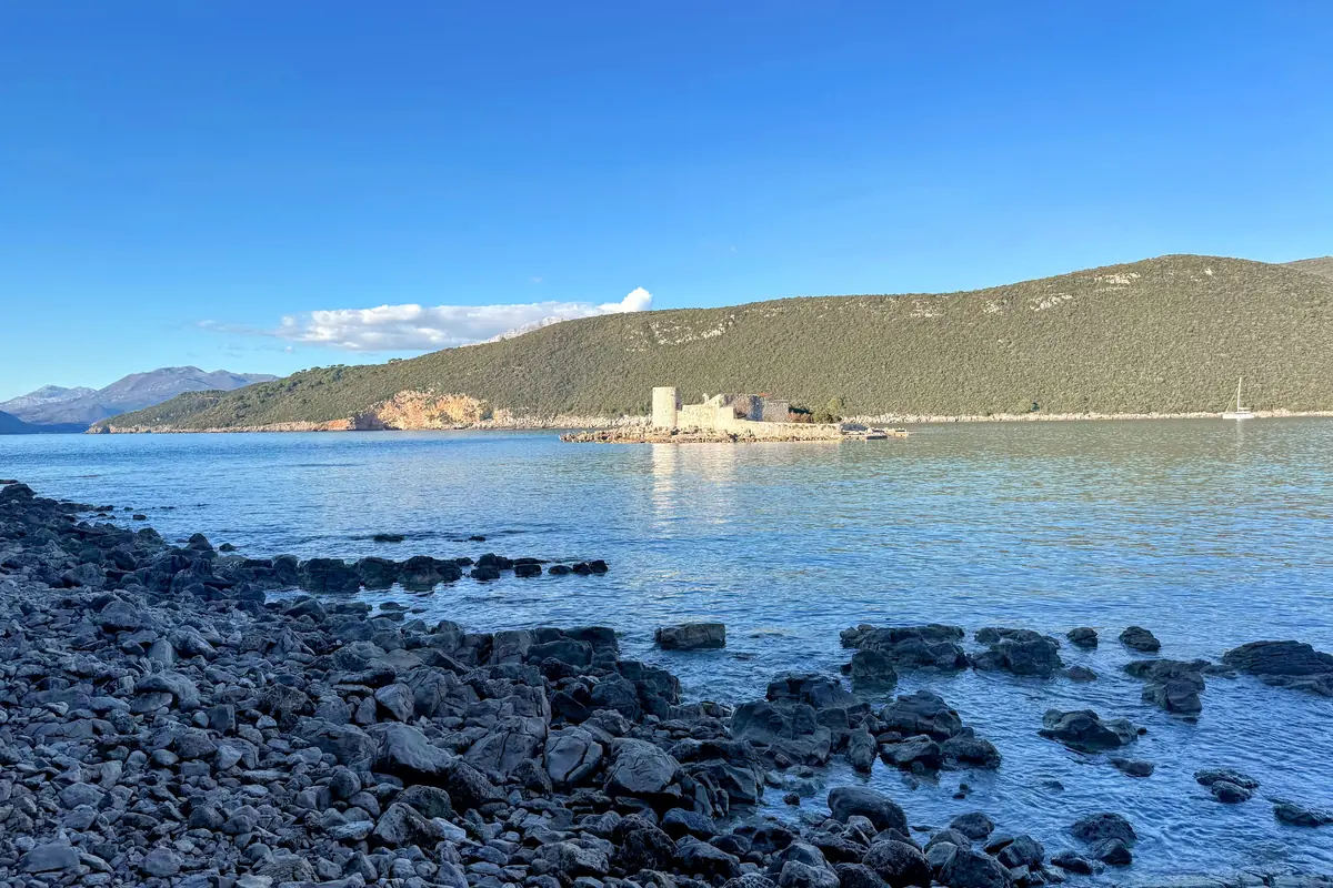 Arza Beach overlooking the tiny islet