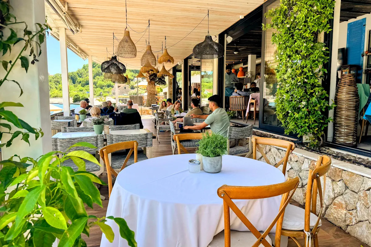 Bocasa Beach Club Kamenari