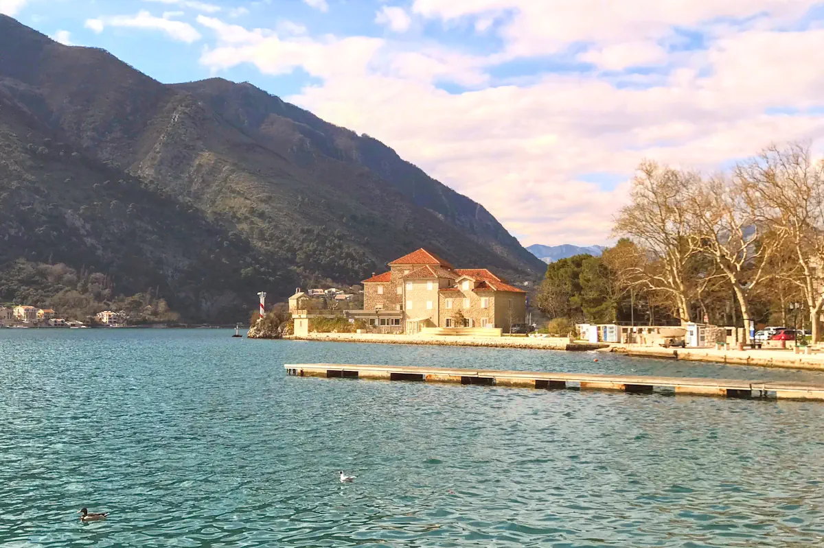 Boka Aquarium Stone Building Dobrota Promenade