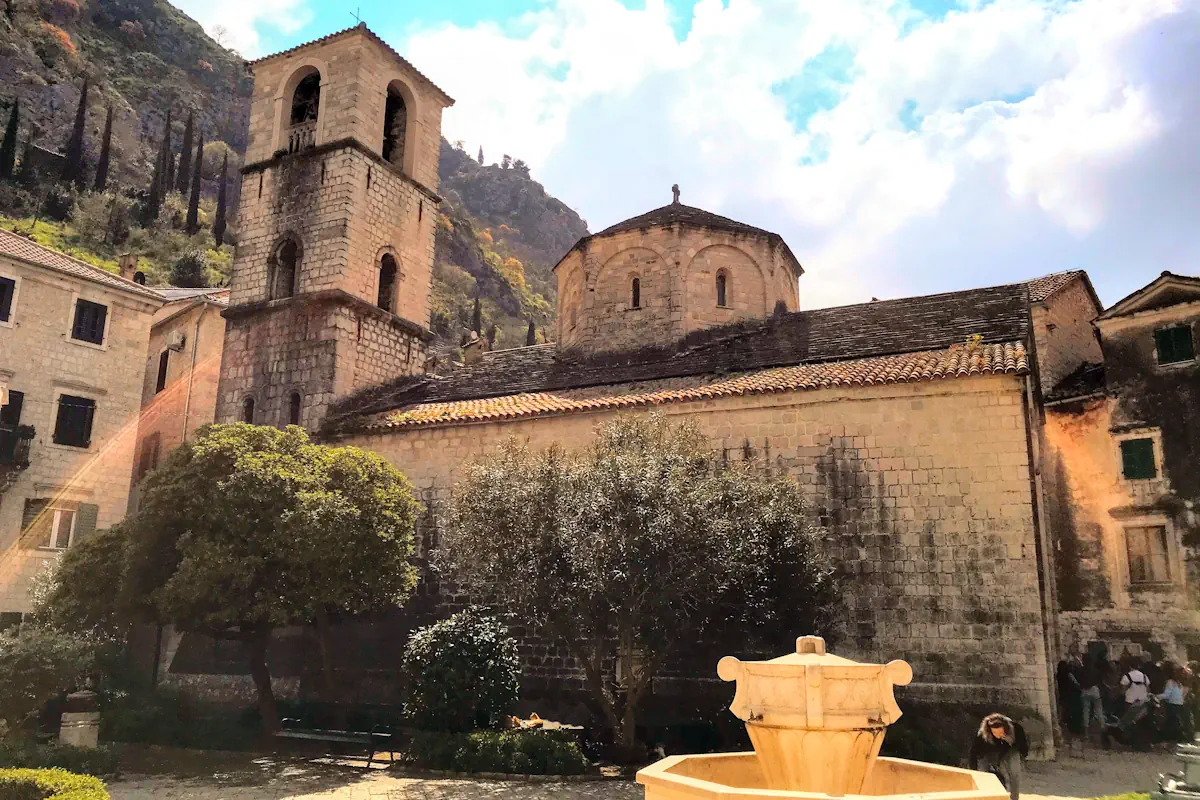 Saint Mary's Collegiate Church, Kotor Old Town, Nemanjić Era architecture