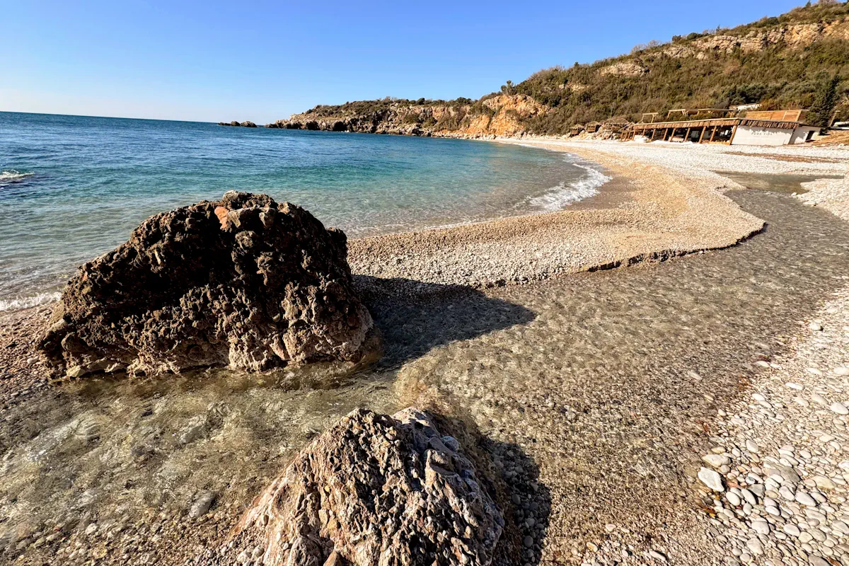 Drobni Pijesak Beach