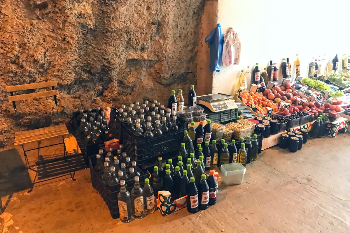 Kamenovo Tunnel local vendors with domestic olive oil and local fruits