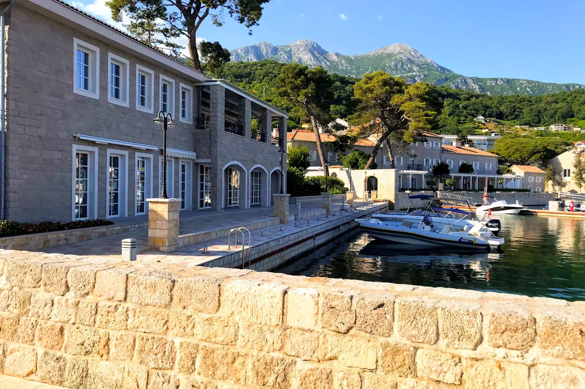 Lazure Hotel & Marina Meljine