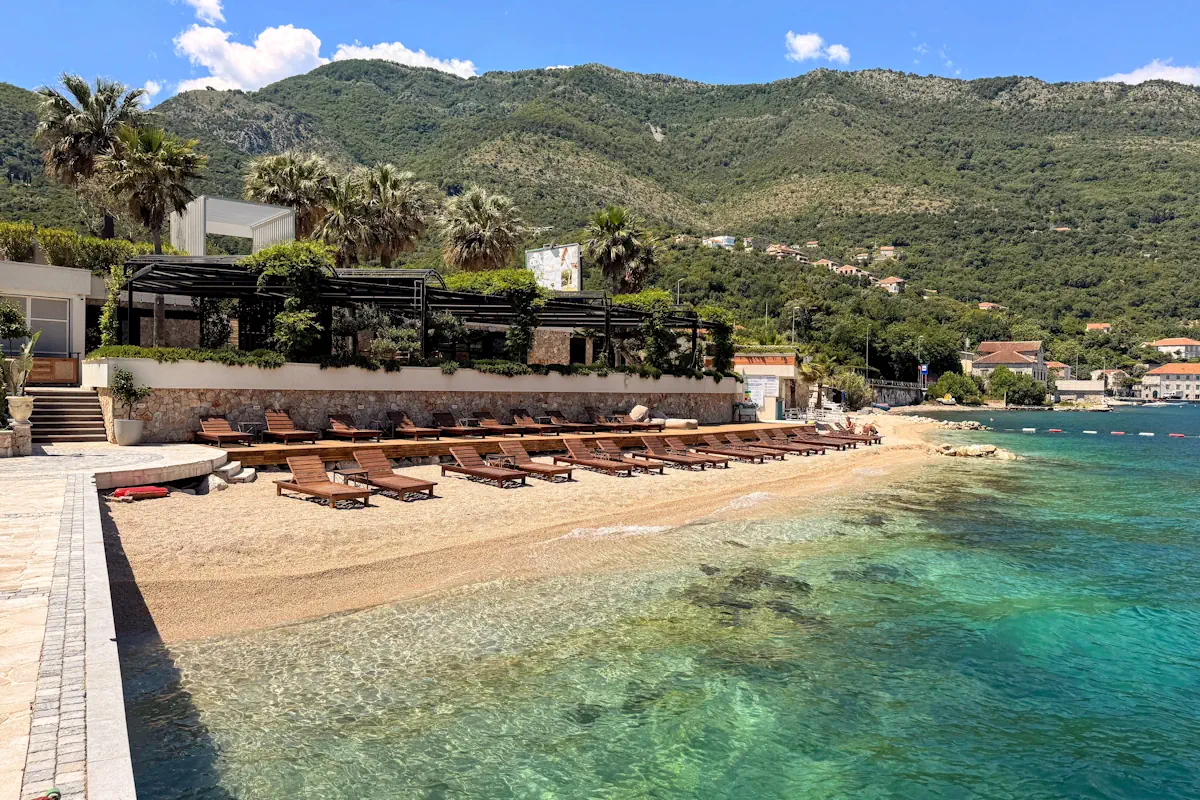 Limoneto Beach Club Kamenari, Montenegro