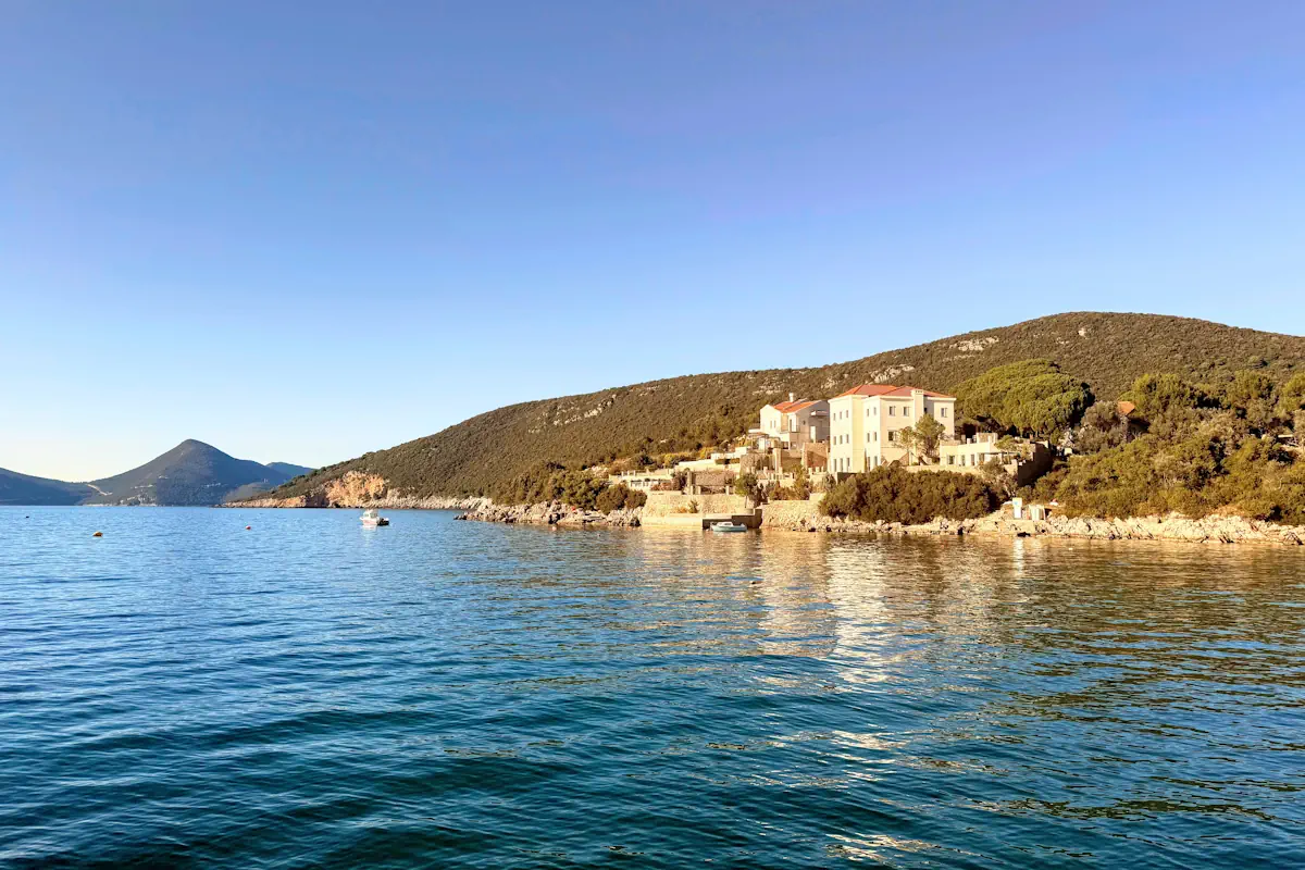 Small stone pier at Mirišta beach