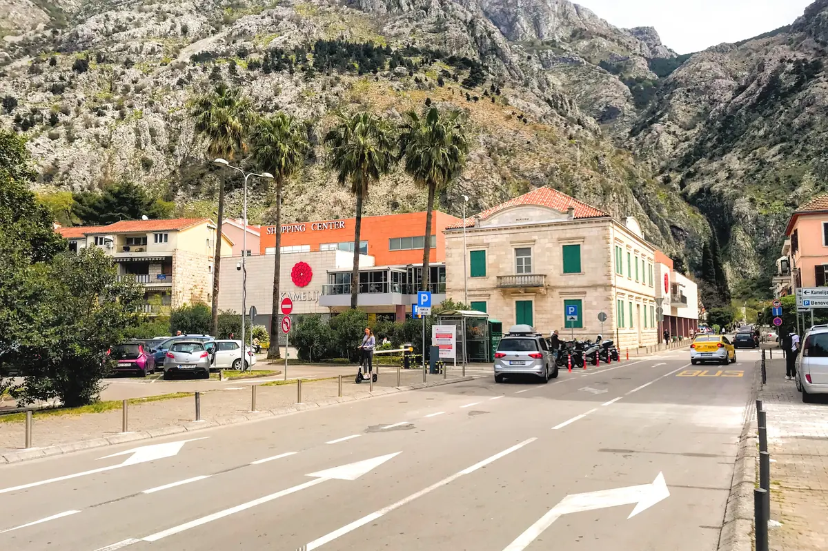 Kamelija Shopping Center Parking Kotor Parking Lot