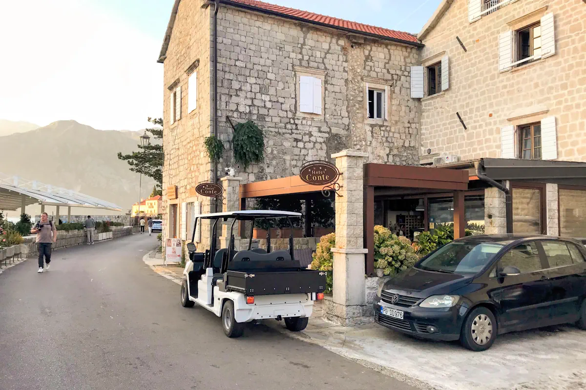 Perast Electric Shuttle Cart