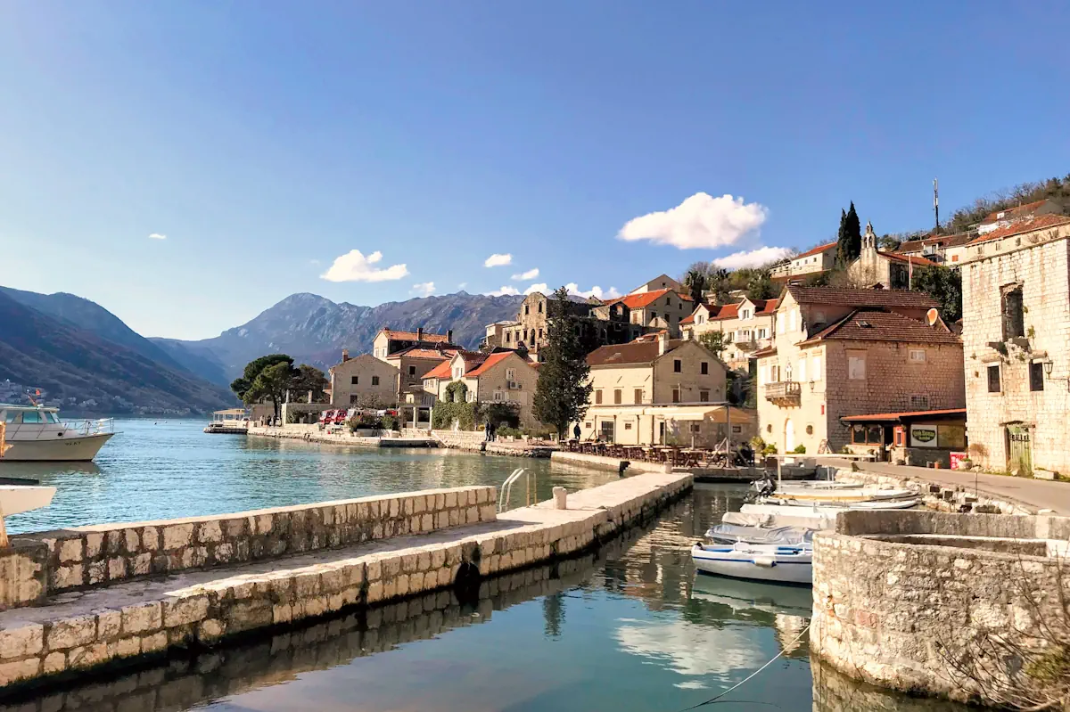 Bronza Palace Perast