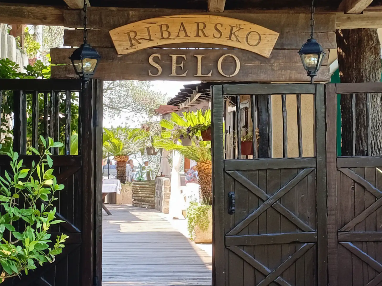 Fresh seafood dining at Ribarsko Selo near Zanjice Beach