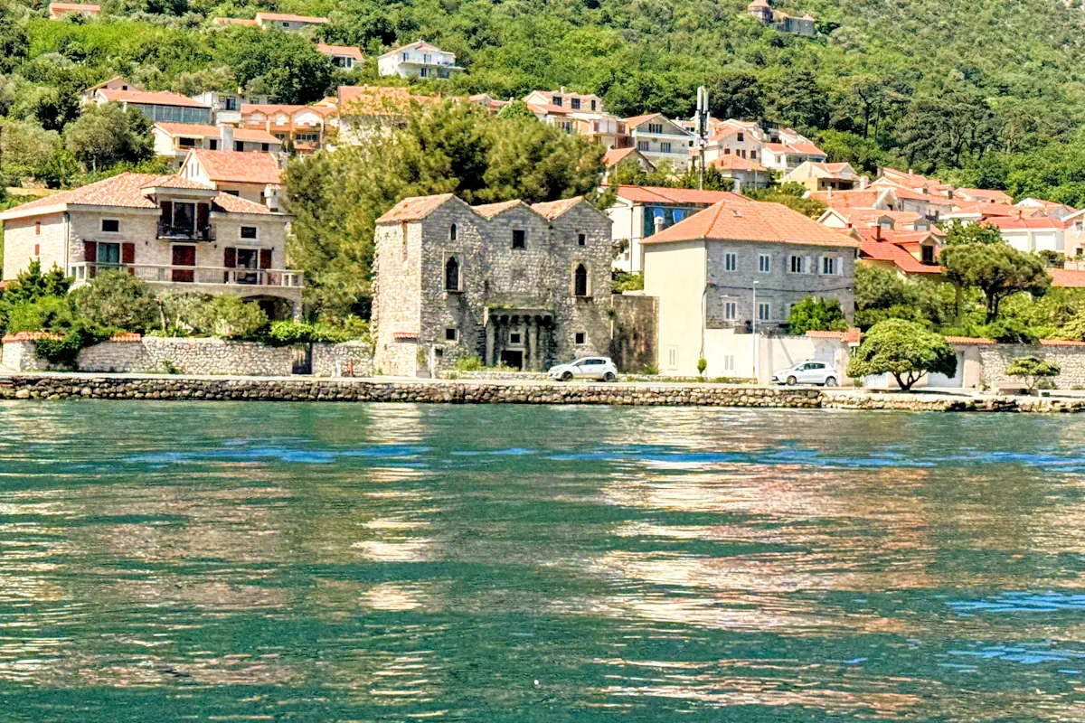 Tre Sorelle Palace Prcanj