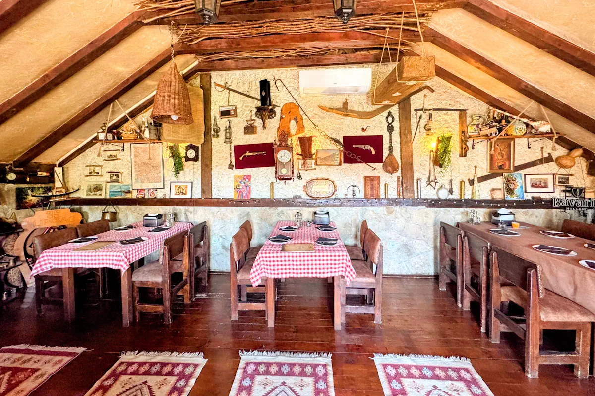 Verige Restaurant Cetinje interior
