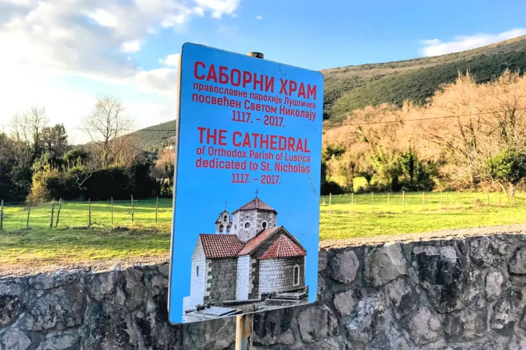 Montenegro Language / Cyrillic and Latin Alphabet