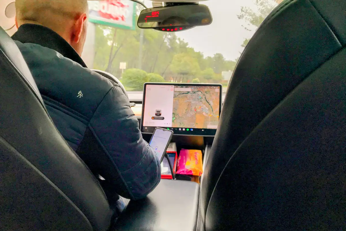 Montenegro Taxi with navigation from the back seat