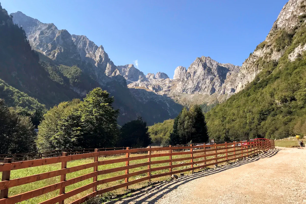 Start of the Hiking trail towards the Popadija Ridge and Volusnica, Grebaje Valley, Montenegrin side of the Accursed Mountains.